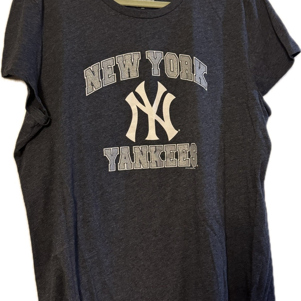 New York Yankees Women's Short Sleeve Tee